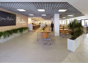 RIAPRE IL RISTORANTE RUBEN A 1 EURO: 300 COPERTI IN 2 TURNI