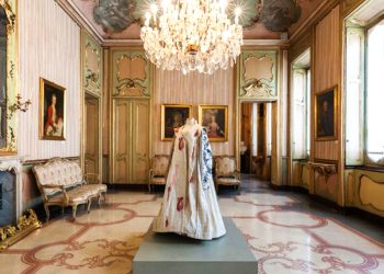 TRE CAPI DEL ‘700 A PALAZZO MORANDO, MUSEO DEL COSTUME MODA E IMMAGINE MILANO. L’IMPORTANZA DI RIDARE VITA ALLA STORIA