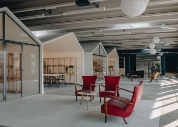IL FUTURO DEL MADE IN ITALY ALLA PRIMA LECTURE DELLA MOODART FASHION SCHOOL