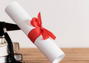 CONSEGNATI I DIPLOMI DI MATURITA’ 2020 AL LICEO LUZZAGO